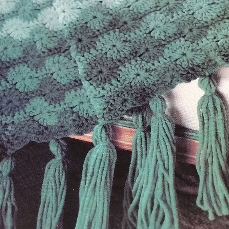 CLOVER BLANKET WITH TASSELS